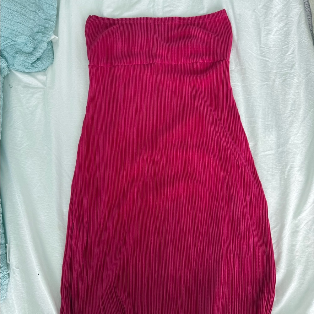 PrettyLittleThing Fuchsia Dress - Picture 2 of 3